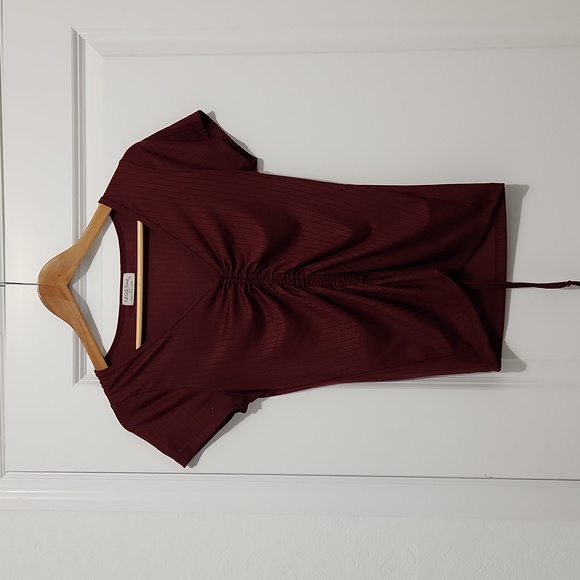 Full Circle Trends Burgundy Top - Picture 1 of 7